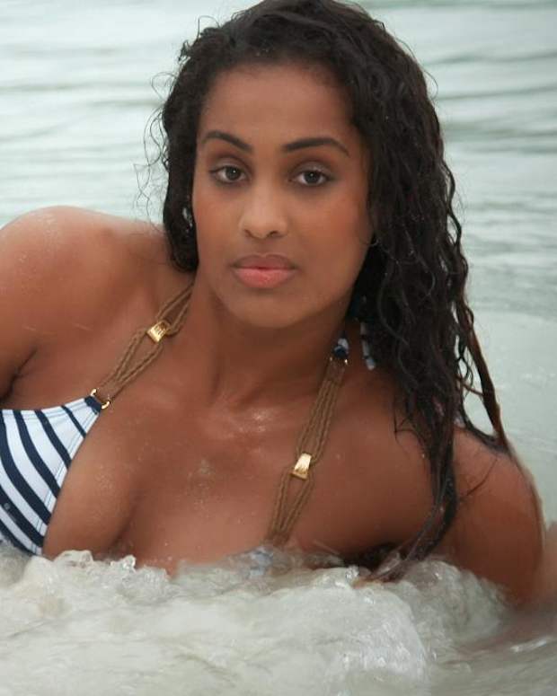 Skylar Diggins Swimsuit video 2014 2157889318001_4707235441001_2943711192001-vs.jpg